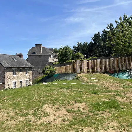 650 - Belle Maison En Pierre Avec Jardin En Plein Centre D'erquy * Erquy